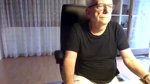 Snapshot of grandpach chatting on 05/31/26, 01:51 grandpach online show from 05/31/26, 01:51