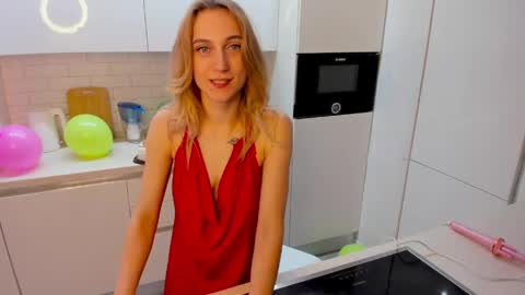Snapshot of graseflower chatting on 05/19/26, 01:56 Grase online show from 05/19/26, 01:56
