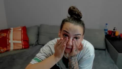 Anna online show from 02/02/26, 04:11