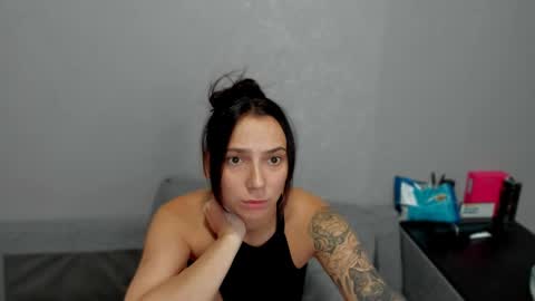 Anna online show from 05/20/26, 10:21