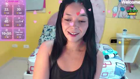 Snapshot of gray_sophiee chatting on 02/25/26, 01:43 Sophie Gray online show from 02/25/26, 01:43