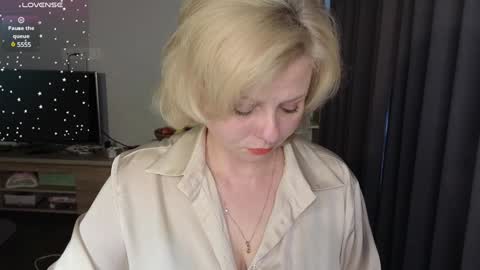 Snapshot of gray_swann chatting on 02/05/25, 09:36 Ray online show from 02/05/25, 09:36