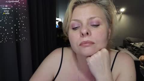 Snapshot of gray_swann chatting on 02/20/25, 04:36 Ray online show from 02/20/25, 04:36