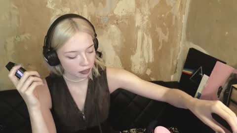 Snapshot of graylovescookies chatting on 12/07/24, 07:43 graylovescookies online show from 12/07/24, 07:43