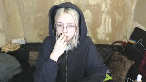 Snapshot of graylovescookies chatting on 12/22/24, 11:20 graylovescookies online show from 12/22/24, 11:20