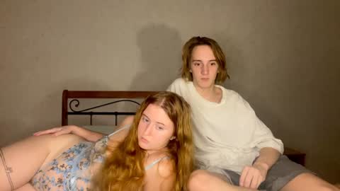 Snapshot of grayzee_ chatting on 12/10/24, 09:00 Gray and Milly online show from 12/10/24, 09:00