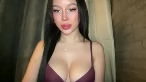 Marie Pelie online show from 12/18/25, 06:36