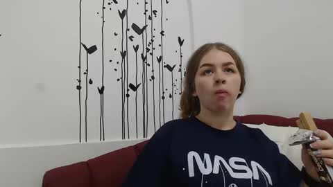 Snapshot of grecia_rouse chatting on 09/18/25, 12:34  GRECIA  online show from 09/18/25, 12:34