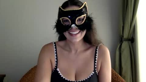 Clara online show from 12/01/25, 09:09