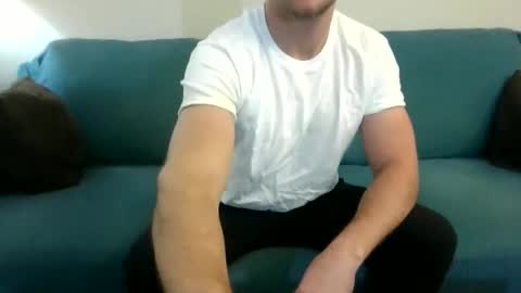 Snapshot of green821821 chatting on 10/26/25, 03:51 green821821 online show from 10/26/25, 03:51