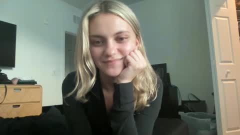 mila 3 online show from 12/31/24, 10:12