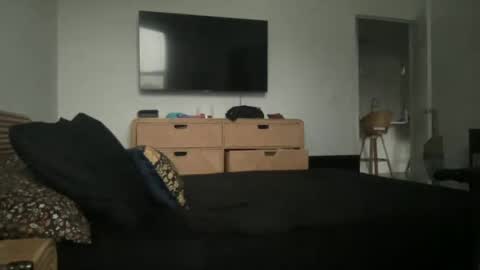 mila 3 online show from 01/23/25, 10:44