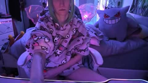 GreenEyedLovexo online show from 10/30/25, 05:20