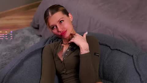 Kelly online show from 11/07/25, 01:33