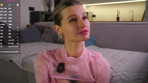 Kelly online show from 04/19/26, 02:27