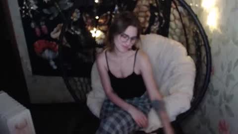 Lina online show from 11/30/25, 01:59