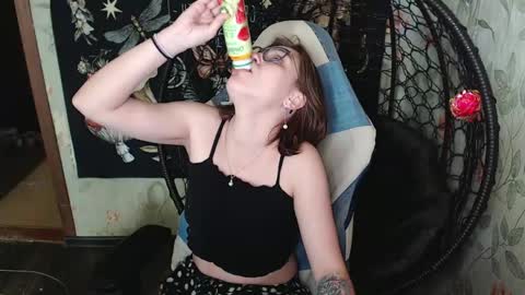 Snapshot of greenwitch9 chatting on 05/15/26, 11:39 Lina online show from 05/15/26, 11:39