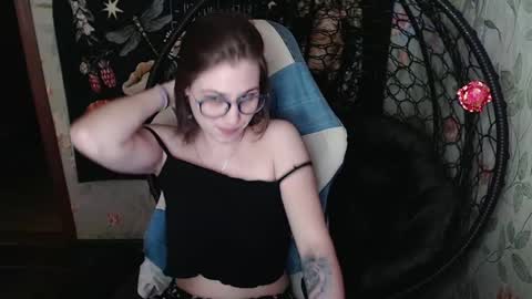 Snapshot of greenwitch9 chatting on 05/16/26, 01:32 Lina online show from 05/16/26, 01:32