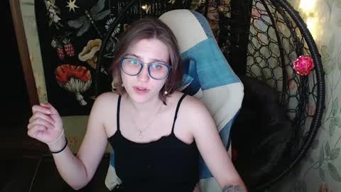 Snapshot of greenwitch9 chatting on 05/18/26, 06:25 Lina online show from 05/18/26, 06:25