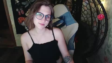 Snapshot of greenwitch9 chatting on 05/20/26, 09:37 Lina online show from 05/20/26, 09:37