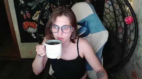 Snapshot of greenwitch9 chatting on 05/22/26, 10:32 Lina online show from 05/22/26, 10:32