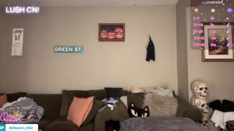 SexQueen Nikki online show from 01/11/26, 03:00