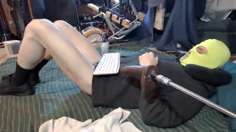 Snapshot of gregbball1 chatting on 01/03/25, 09:47 electrogee1 online show from 01/03/25, 09:47