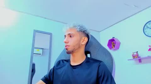 Snapshot of gregori_latin19 chatting on 10/27/25, 06:12 gregori_latin19 online show from 10/27/25, 06:12