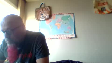 Snapshot of gregrev chatting on 05/06/26, 01:47 gregrev online show from 05/06/26, 01:47