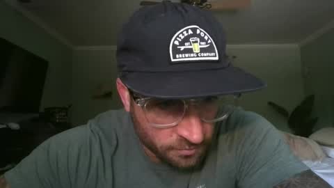Snapshot of gregular805 chatting on 05/29/26, 06:17 get this guy naked online show from 05/29/26, 06:17