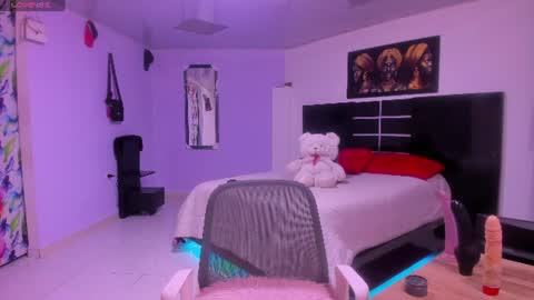 Snapshot of greichellsecret__ chatting on 06/24/26, 05:12 graichell online show from 06/24/26, 05:12