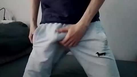 Felix online show from 10/31/25, 09:10