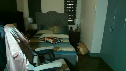 Snapshot of greta_v chatting on 10/05/25, 02:21 greta_v online show from 10/05/25, 02:21