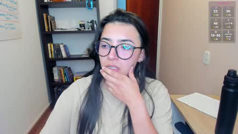 Snapshot of gretagat chatting on 02/19/25, 01:08 Greta online show from 02/19/25, 01:08