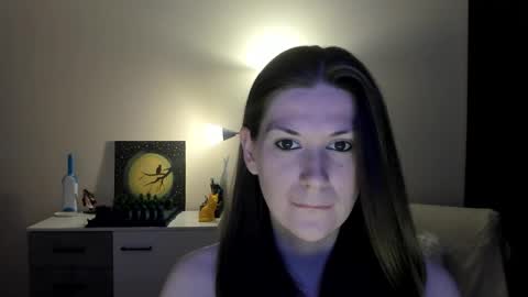 Snapshot of gretamiln chatting on 10/10/25, 09:03 Greta online show from 10/10/25, 09:03