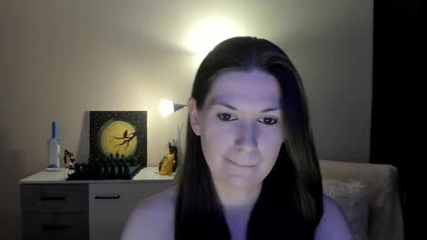 Snapshot of gretamiln chatting on 10/22/25, 07:35 Greta online show from 10/22/25, 07:35