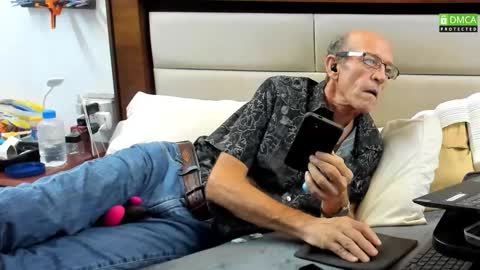 Grey.  If viewing your cam I am more likely to stay if you show your face. online show from 11/09/25, 07:28