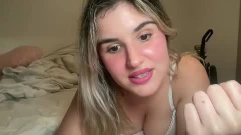 Snapshot of grrlgod chatting on 01/23/25, 02:44 grrlgod online show from 01/23/25, 02:44