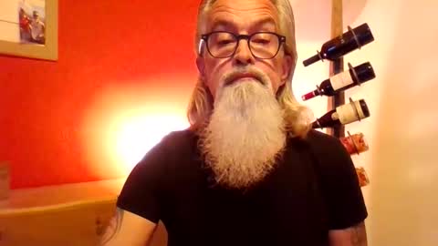 Grybear online show from 11/24/25, 07:19