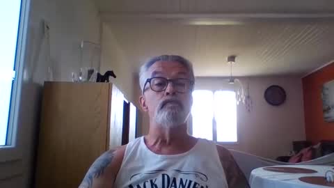 Snapshot of grybear60 chatting on 04/21/26, 10:54 Grybear online show from 04/21/26, 10:54