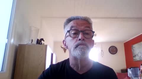 Snapshot of grybear60 chatting on 05/11/26, 06:19 Grybear online show from 05/11/26, 06:19