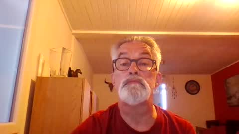 Snapshot of grybear60 chatting on 05/31/26, 11:06 Grybear online show from 05/31/26, 11:06