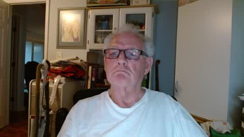 Snapshot of gspotlover1 chatting on 07/11/26, 12:08 Horny Daddy online show from 07/11/26, 12:08