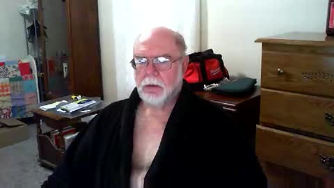 Gary online show from 11/26/25, 01:01