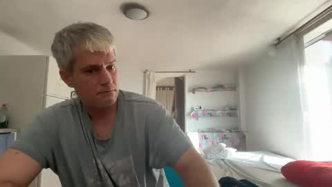 guardiannif_ online show from 02/17/26, 04:35