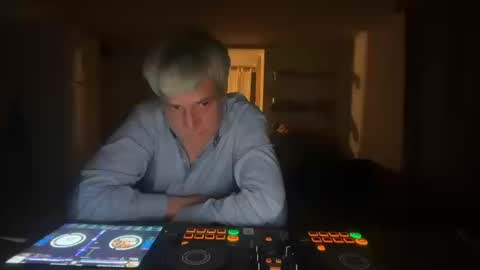 guardiannif_ online show from 03/11/26, 07:31