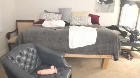 Snapshot of guccifendidior chatting on 09/18/25, 03:41 guccifendidior online show from 09/18/25, 03:41