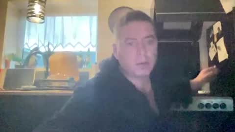 guil0 online show from 11/12/25, 10:37