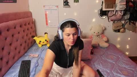 Hello Im Julieta Im 25 years old welcome to my room have fun and be happy. online show from 01/21/25, 03:48