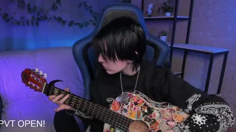Snapshot of guitarandangel chatting on 12/14/24, 05:58 Angel online show from 12/14/24, 05:58